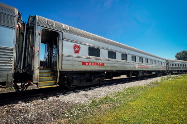 fort-wayne-railroad-acquires-pennsylvania-railroad-cars
